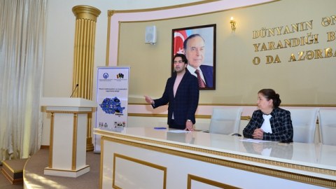Qazaxlı gənclərlə rumın mədəniyyəti müzakirə olundu - Fotolar
