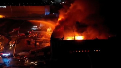 Türkiyədə fabrik YANDI