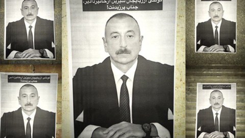İlham Əliyevin posterləri İran küçələrinə vuruldu