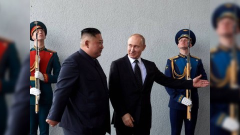 Kim Çen In Putinə gizli yolla silah satır - İDDİA