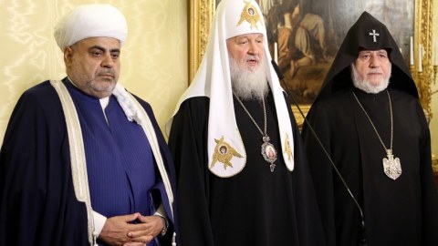 Azərbaycanlılarla erməniləri dindarlar barışdıra BİLƏR
