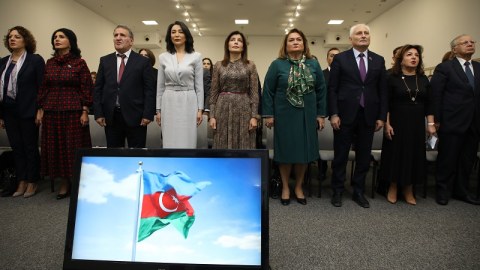 6 ölkədən 33 nəfər “Altın qadın” mükafatı aldı