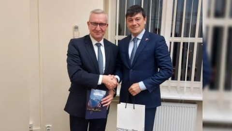 Fuad Muradov Polşada Komissiya sədrilə görüşüb