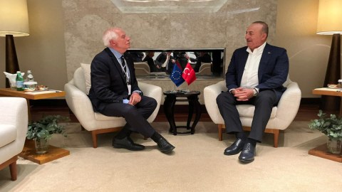 Çavuşoğlu Borellə Ukraynanı müzakirə etdi