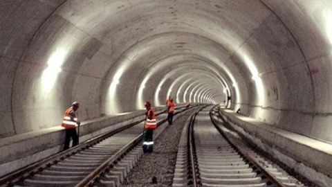 Metropoliten bu stansiyalarda tikinti işlərini DAYANDIRIB