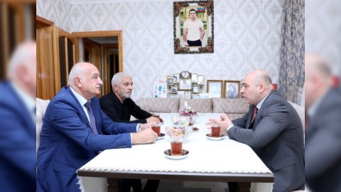 "Azəriqaz" rəsmiləri şəhid ailələrini ziyarət ediblər - FOTOLAR
