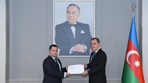 Moldovanın yeni səfiri Bakıya gəldi