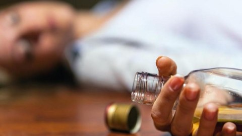 21 yaşlı qız dərmandan zəhərlənib öldü