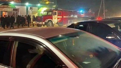 Əsəbiləşib kafeyə qumbara atdı - 4 nəfər yaralandı