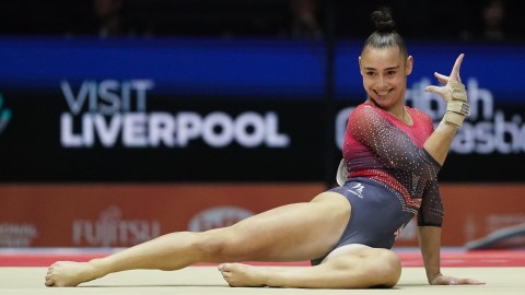 Azərbaycan əsilli gimnast dünya çempionu oldu - VİDEO