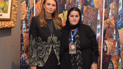 Qənirə Paşayeva şəhid ailələri ilə görüşüb - FOTO