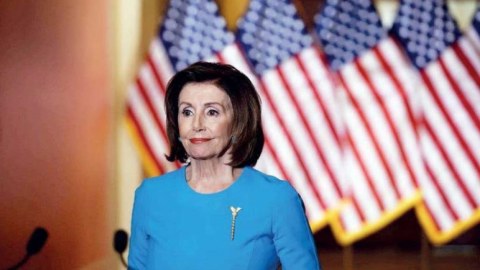 Qalmaqallı Pelosi seçkidə qalib gəldi