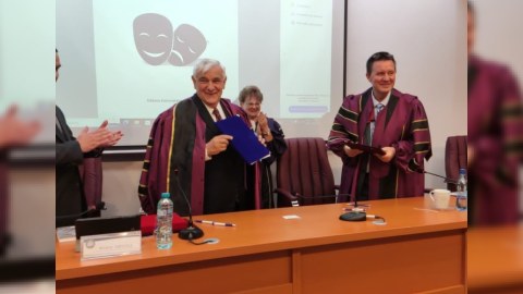 Kamal Abdullaya Rumıniyada Fəxri doktor adı təqdim olundu