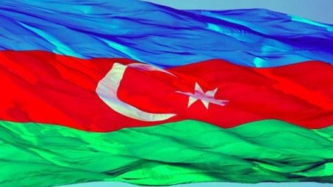Azadlıq meydanına gətirilən ilk milli bayraq - Sabiq deputat: “Onu hazırlayanda ağlamışdım”