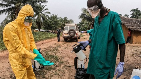 Ebola virusuna görə məktəblər bağlandı