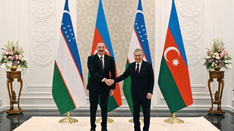 İlham Əliyev Şavkat Mirziyoyevlə görüşüb - YENİLƏNİB 