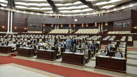 Prokurorluq əməkdaşları parlamentdə - FOTO