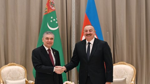 İlham Əliyev Berdiməhəmmədovla görüşüb - YENİLƏNİB 