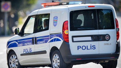 Aksiyada insident - Polis maşınının şüşəsi sındırıldı