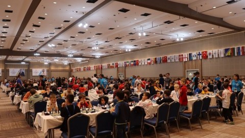 Şahmatçılarımız liderlər qrupunda yer aldı