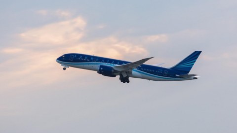 Aeroporta qayıdan təyyarə Naxçıvana geri döndü