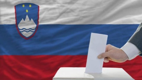 Sloveniya yeni prezidentini seçir