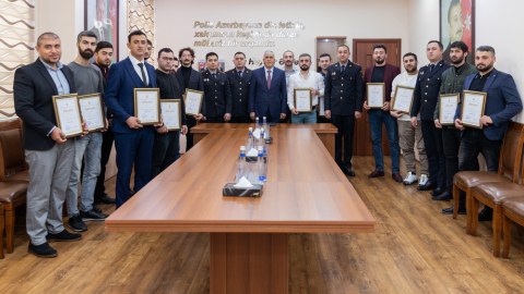 Vilayət Eyvazov blogerləri mükafatlandırdı - FOTO