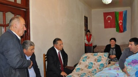 Deputat Vətən müharibəsi qazisini evində ziyarət edib - FOTOLAR