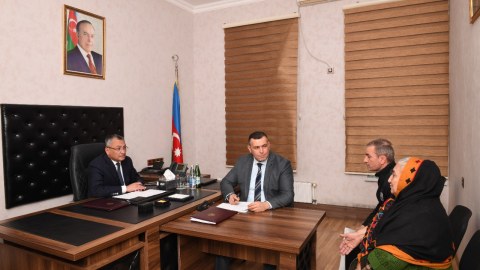 Dövlət Komitəsinin sədri vətəndaşları qəbul edib
