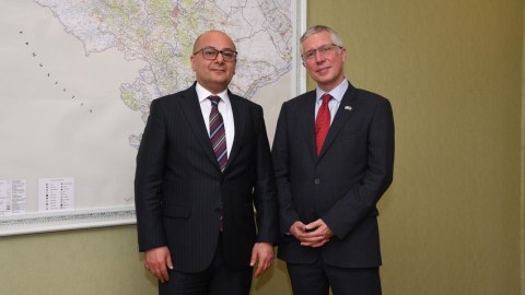 İngilis səfir minatəmizləmə işlərini yüksək qiymətləndirdi