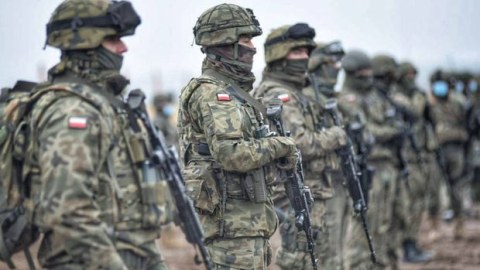 Polşa ordusu döyüşə hazır vəziyyətə gətirildi