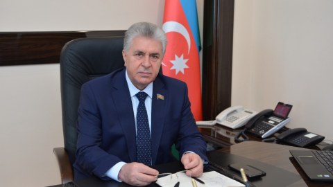 Vitse-spikerdən iranlı deputatlara cavab: “Tarixin yaralarına toxunmayın” 