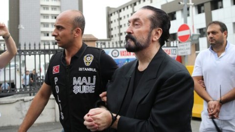Adnan Oktara 8658 il həbs cəzası verildi
