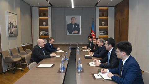 Nazir Putinin nümayəndəsi ilə bu məsələləri müzakirə etdi 