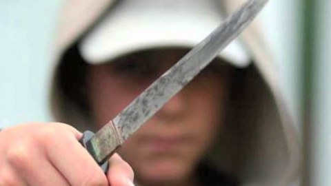 Bakıda 7 yaşlı uşaq BIÇAQLANDI