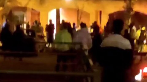 İranda Xomeyninin evi yandırıldı - VİDEO