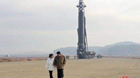Aİ Şimali Koreyanın ballistik raket sınağını pislədi