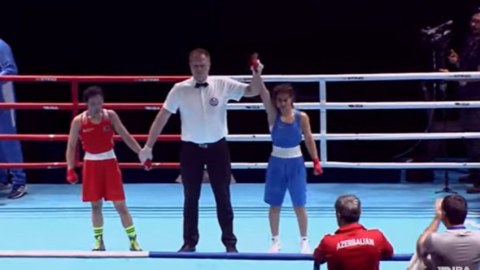Qadın boksçumuz rəqibini rinqə çıxmağa peşman etdi