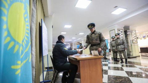 Qazaxıstanda seçicilərin 69.4%-i səs verib