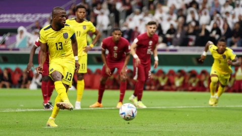 Dünya çempionatının ilk oyunu: Ev sahibi uduzdu - YENİLƏNİB