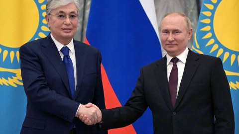 Putin Tokayevi təbrik etdi