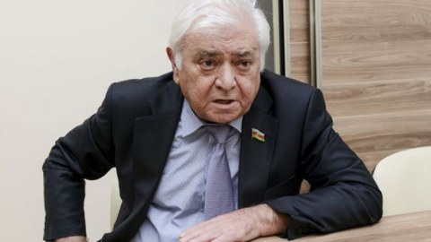 “Xanımının sözünə qulaq asmayan ortada qalar” – Deputatdan etiraf (VİDEO)