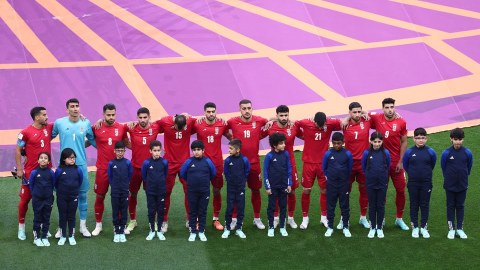İran futbolçuları himni oxumaqdan imtina etdilər