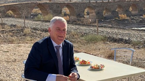 Xudafərin körpüsündən İrana mesaj - FOTO