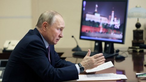 Putin əsgər anaları ilə görüşəcək
