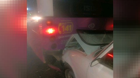 Bakıda sərnişin avtobusu qəzaya düşdü 