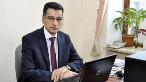 “Dilimizi qəsdən məhv edirlər” - Professordan AMEA-ya etiraz