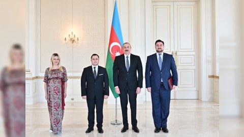 İlham Əliyev yeni səfirləri qəbul etdi - FOTOLAR