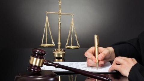 Şirkət rəhbərini zəhərləyib yarım milyonunu oğurladı - MƏHKƏMƏ