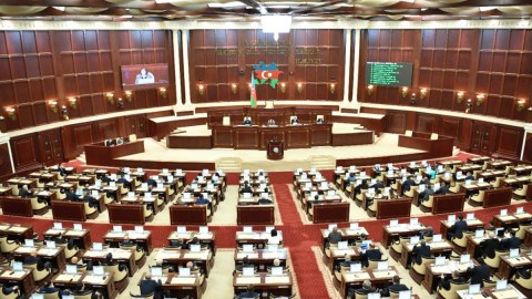 Hökumət deputatların təkliflərinə baxacaq